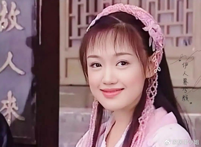 《47岁“薛佳凝”晒家居照,仅“一佛堂”就圈粉无数,那叫一个高级》配图 2 《47岁“薛佳凝”晒家居照,仅“一佛堂”就圈粉无数,那叫一个高级》配图 2