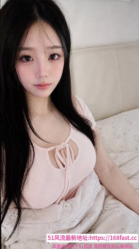 《美乳嫩妹小泡泡》配图 1