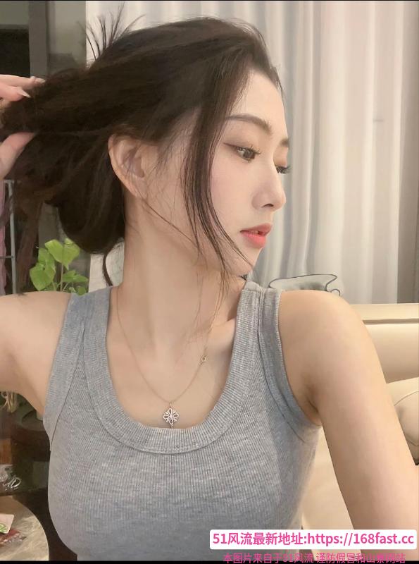 《东莞美臀御姐李小璐》配图 3 《东莞美臀御姐李小璐》配图 3