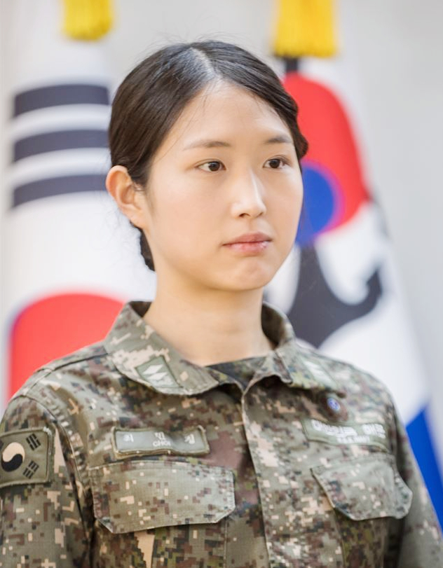 《韩国SK二公主崔敏贞,北大毕业嫁军官为妈撑腰,有钱有才父却出轨》配图 2 《韩国SK二公主崔敏贞,北大毕业嫁军官为妈撑腰,有钱有才父却出轨》配图 2