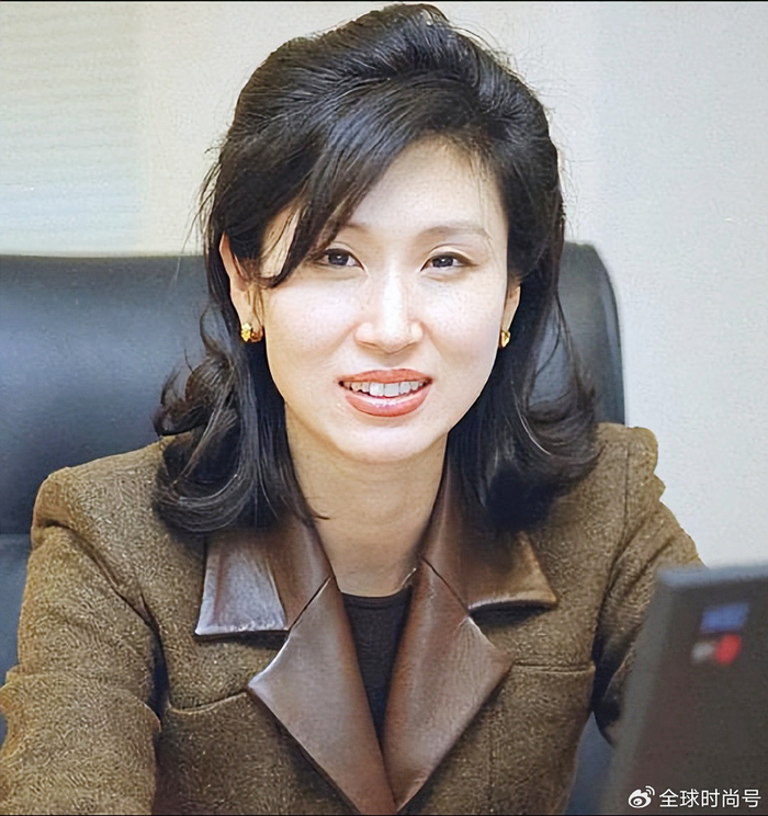 《韩国SK二公主崔敏贞,北大毕业嫁军官为妈撑腰,有钱有才父却出轨》配图 3 《韩国SK二公主崔敏贞,北大毕业嫁军官为妈撑腰,有钱有才父却出轨》配图 3