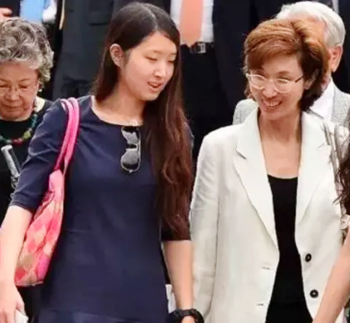 《韩国SK二公主崔敏贞,北大毕业嫁军官为妈撑腰,有钱有才父却出轨》配图 13 《韩国SK二公主崔敏贞,北大毕业嫁军官为妈撑腰,有钱有才父却出轨》配图 13