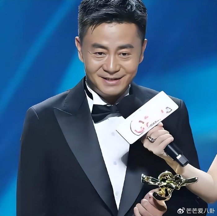 《一毕业就嫁知名大导演,26岁便儿女双全,如今36岁不拍戏当富太太》配图 4 《一毕业就嫁知名大导演,26岁便儿女双全,如今36岁不拍戏当富太太》配图 4