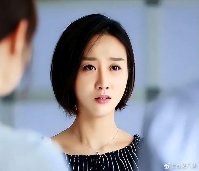 《一毕业就嫁知名大导演,26岁便儿女双全,如今36岁不拍戏当富太太》配图 10 《一毕业就嫁知名大导演,26岁便儿女双全,如今36岁不拍戏当富太太》配图 10