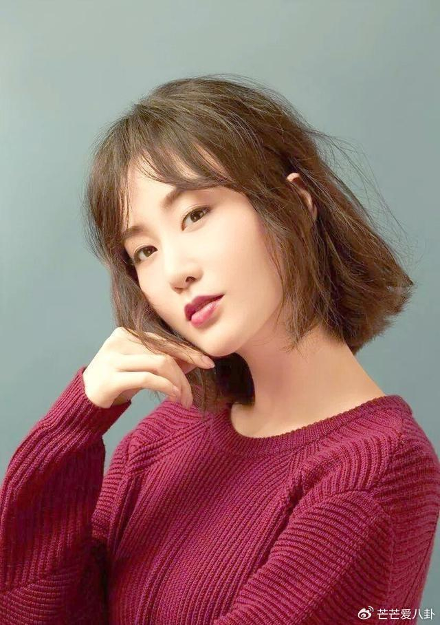 《一毕业就嫁知名大导演,26岁便儿女双全,如今36岁不拍戏当富太太》配图 11 《一毕业就嫁知名大导演,26岁便儿女双全,如今36岁不拍戏当富太太》配图 11
