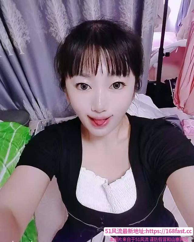 《天花板服务女奴桃桃》配图 2