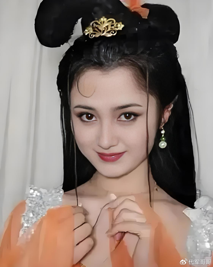《52岁虞梦近况曝光!9岁当上童星,低调嫁圈外丈夫,婚姻生活幸福美满》配图 2 《52岁虞梦近况曝光!9岁当上童星,低调嫁圈外丈夫,婚姻生活幸福美满》配图 2
