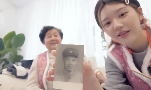 《百万粉丝网红口无遮拦，公开嘲讽川军老兵，所有账号全部被封杀》配图 2