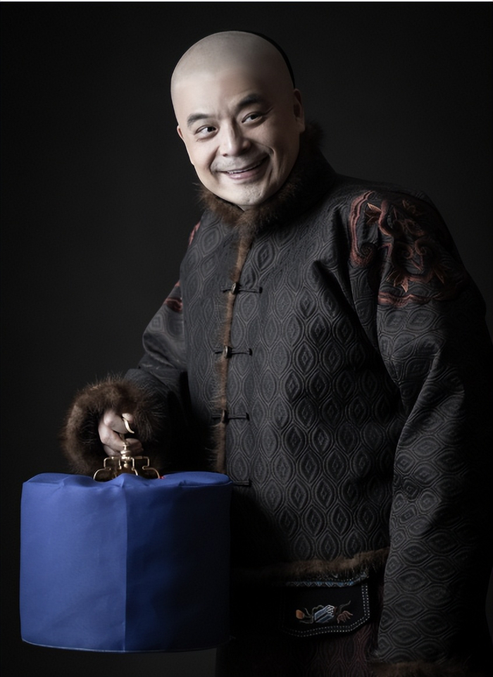 《同班同窗结为夫妻,五十余部作品蛰伏半生,52 岁傅迦一夜爆红》配图 8 《同班同窗结为夫妻,五十余部作品蛰伏半生,52 岁傅迦一夜爆红》配图 8