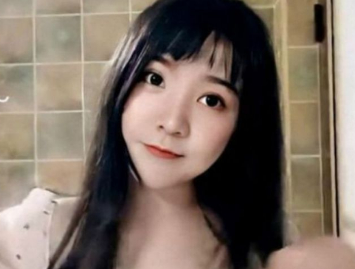 《小团团PK再次爆冷输了,不服说出嘲讽言论,被对方粉丝骂到宣布停播》配图 1 《小团团PK再次爆冷输了,不服说出嘲讽言论,被对方粉丝骂到宣布停播》配图 1