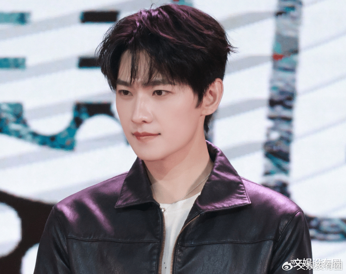 《杨洋自曝曾想整鼻子,却遭整容医生“劝退”,粉丝紧急“辟谣”》配图 4 《杨洋自曝曾想整鼻子,却遭整容医生“劝退”,粉丝紧急“辟谣”》配图 4