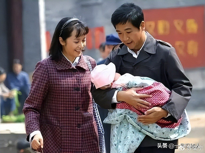 《结婚 32 年后，蒋雯丽夫妇如今怎样》配图 4