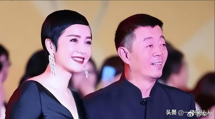 《结婚 32 年后，蒋雯丽夫妇如今怎样》配图 9