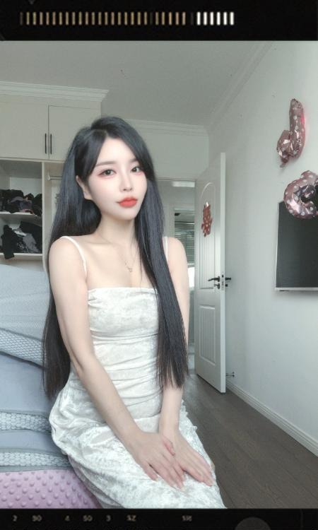 《年轻骚妇小可可》配图 2