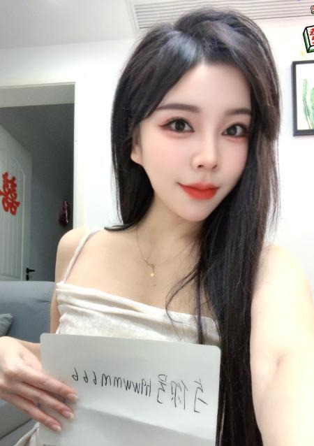 《年轻骚妇小可可》配图 3