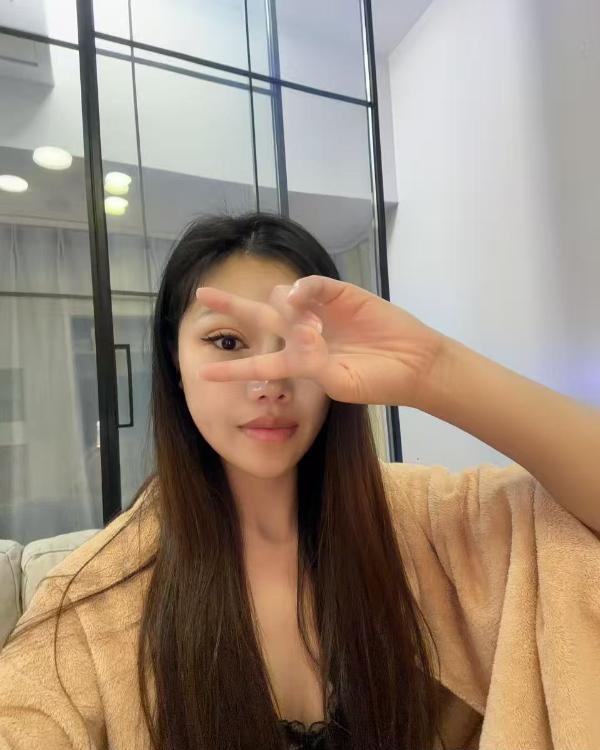 《长腿骚女桃桃》配图 4 《长腿骚女桃桃》配图 4