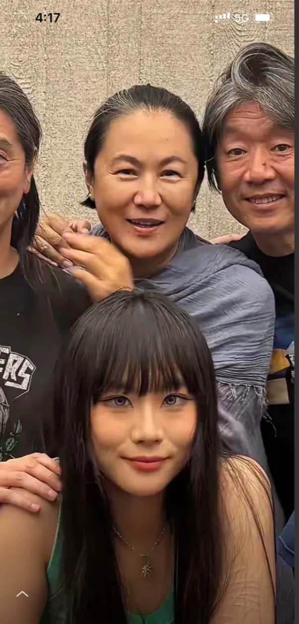《摇滚圈为窦唯前妻高原庆57岁生日，为女儿窦佳嫄破108万抚养费谣言》配图 5