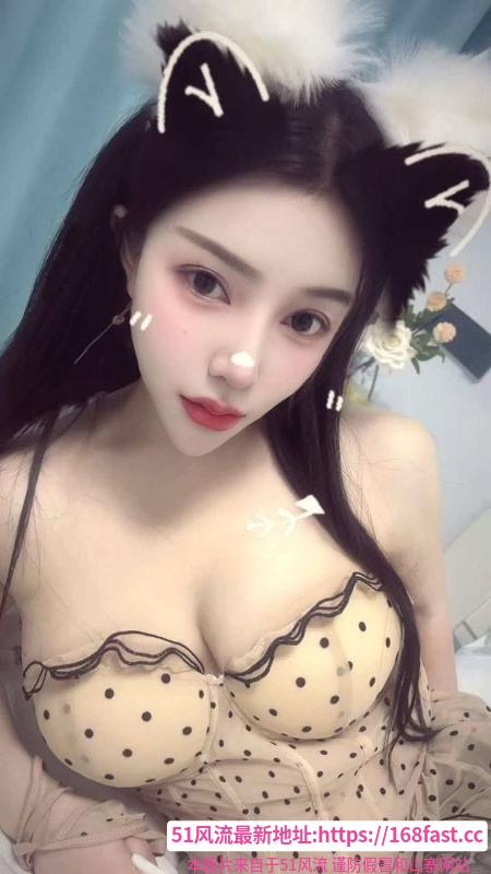 《白皙大胸希雅老师》配图 2 《白皙大胸希雅老师》配图 2