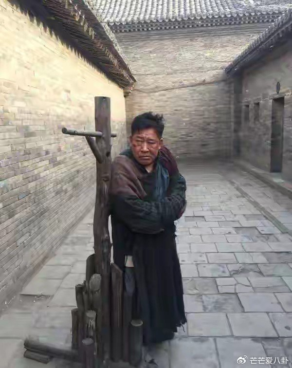 《被长相耽误的好演员杜旭东,戏里招人恨,戏外护女无数人称赞》配图 25 《被长相耽误的好演员杜旭东,戏里招人恨,戏外护女无数人称赞》配图 25