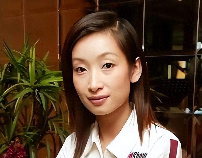 《被嘲最丑影后、诞下巨婴儿子,秦海璐半生翻盘活成顶配人生》配图 1 《被嘲最丑影后、诞下巨婴儿子,秦海璐半生翻盘活成顶配人生》配图 1