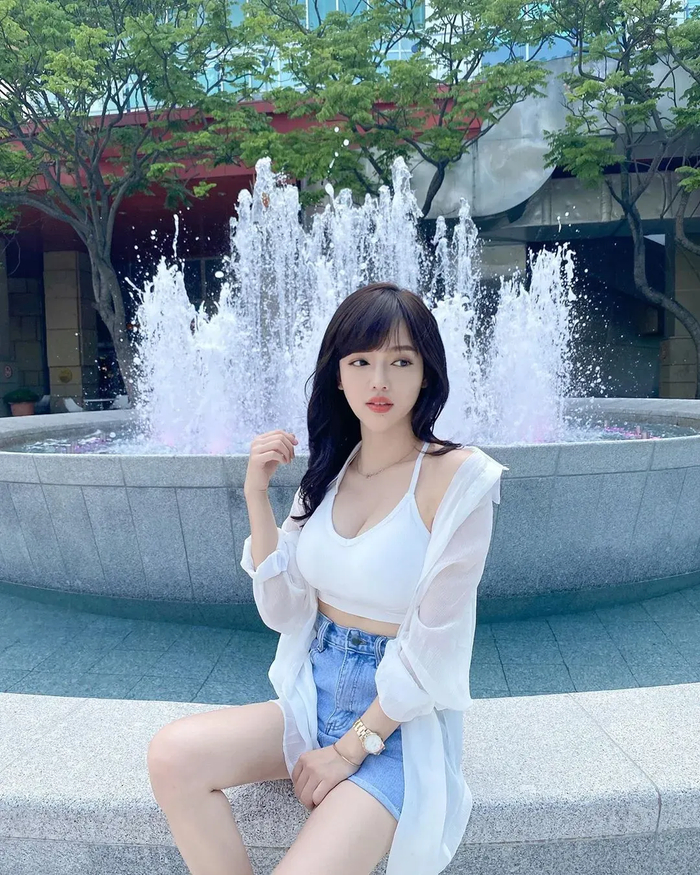 《可纯可欲娃娃脸！158cm童颜配34E沙漏，琵琶女神的反差美学暴击！》配图 16