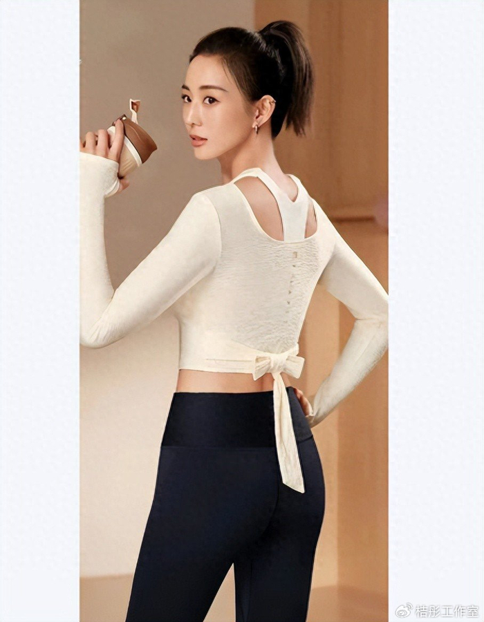《张钧甯运动装出席活动,元气满满,青春活力十足!》配图 1 《张钧甯运动装出席活动,元气满满,青春活力十足!》配图 1