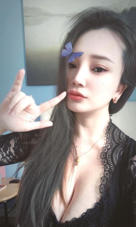 《徐汇大奶巨乳佳慧》配图 3 《徐汇大奶巨乳佳慧》配图 3