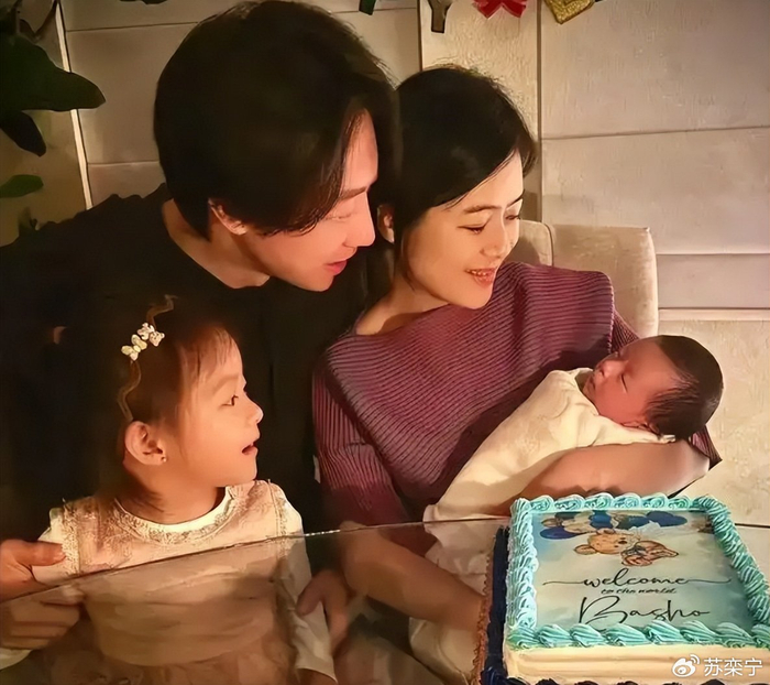 《主持人陈辰:和歌唱家余笛儿女双全,46岁官宣新身份》配图 6 《主持人陈辰:和歌唱家余笛儿女双全,46岁官宣新身份》配图 6