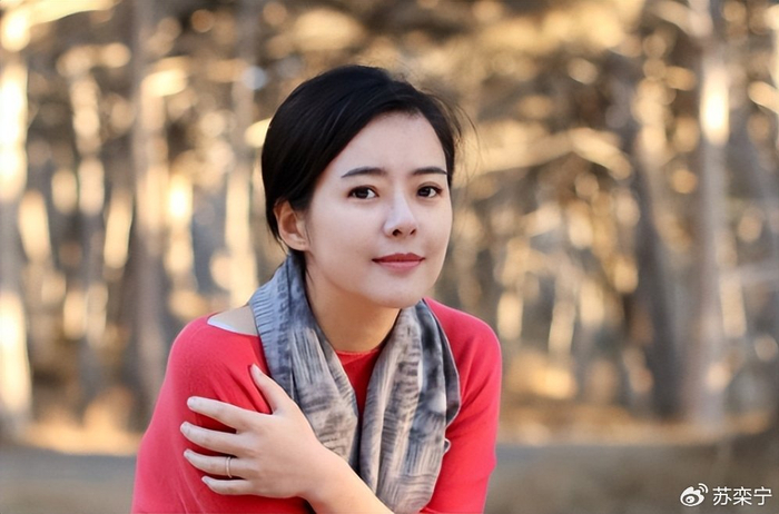 《主持人陈辰:和歌唱家余笛儿女双全,46岁官宣新身份》配图 8 《主持人陈辰:和歌唱家余笛儿女双全,46岁官宣新身份》配图 8