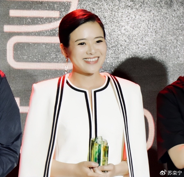 《主持人陈辰:和歌唱家余笛儿女双全,46岁官宣新身份》配图 20 《主持人陈辰:和歌唱家余笛儿女双全,46岁官宣新身份》配图 20