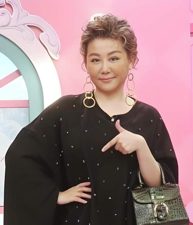 《蓝心湄回应蔡康永事件:划清界限表明立场,暗指对方不是无心踩雷》配图 1 《蓝心湄回应蔡康永事件:划清界限表明立场,暗指对方不是无心踩雷》配图 1