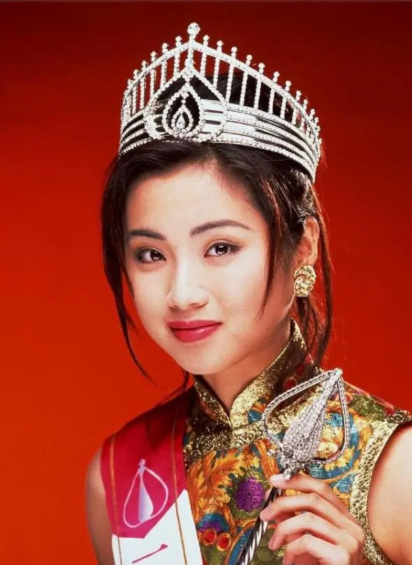 《53岁港姐谭小环近况曝光!嫁给蔡强荣生下2个孩子,如今全家移民买鱼》配图 1 《53岁港姐谭小环近况曝光!嫁给蔡强荣生下2个孩子,如今全家移民买鱼》配图 1