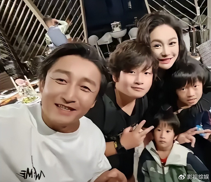 《邹市明冉莹颖没钱了就上综艺贩卖隐私赚钱，鸡零狗碎刷屏让人烦》配图 8