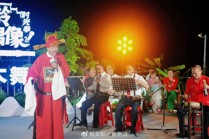 《山水为台,岁月发光:一场从徽州泥土里长出来的百姓舞台》配图 3 《山水为台,岁月发光:一场从徽州泥土里长出来的百姓舞台》配图 3