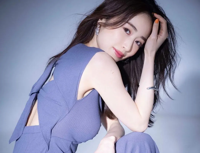 《真人版娜美,81-57-83三围!动漫级黄金腰臀美感,美貌专一双在线》配图 12 《真人版娜美,81-57-83三围!动漫级黄金腰臀美感,美貌专一双在线》配图 12