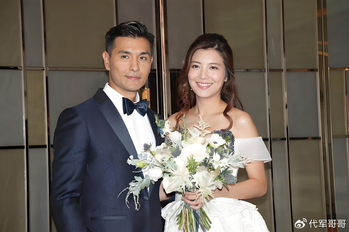 《49岁陈展鹏近况曝光!娶港姐单文柔诞下一女,结婚7年成宠妻狂魔》配图 2 《49岁陈展鹏近况曝光!娶港姐单文柔诞下一女,结婚7年成宠妻狂魔》配图 2