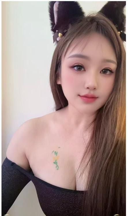 《肤白貌美小甜甜》配图 1 《肤白貌美小甜甜》配图 1