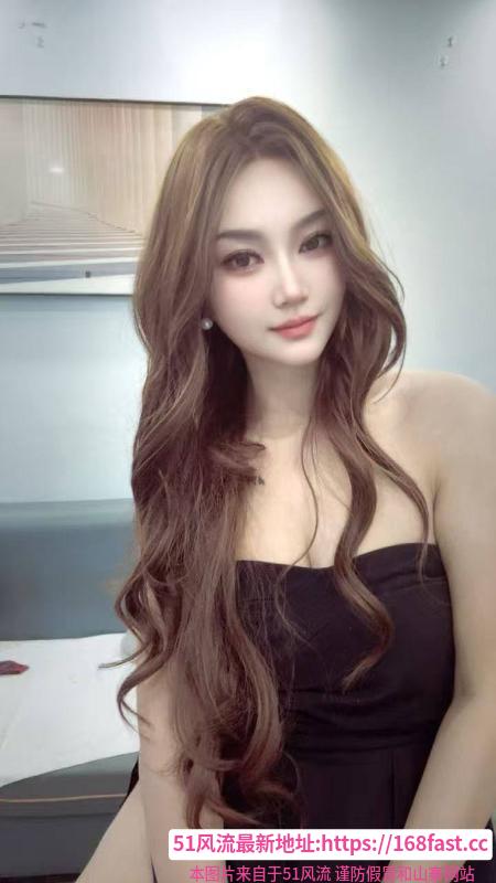 《妩媚长腿多汁小水》配图 3 《妩媚长腿多汁小水》配图 3