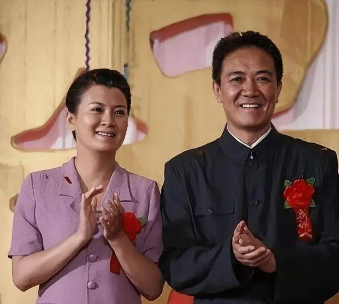 《54岁史兰芽近况曝光！与刘斌离婚后嫁给李幼斌，如今婚姻生活很幸福》配图 2