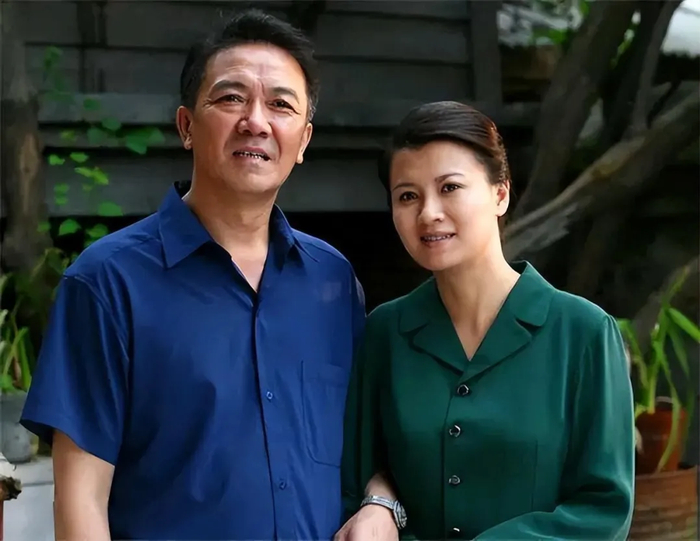 《54岁史兰芽近况曝光！与刘斌离婚后嫁给李幼斌，如今婚姻生活很幸福》配图 7