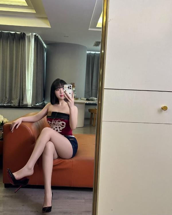 《武侯短发甜妹思佳》配图 2