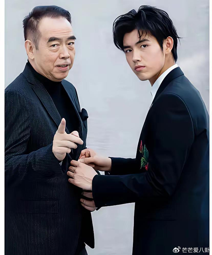 《恋情瓜再升级!狗仔曝迪丽热巴陈飞宇要见家长,陈红夫妻态度难猜》配图 7 《恋情瓜再升级!狗仔曝迪丽热巴陈飞宇要见家长,陈红夫妻态度难猜》配图 7