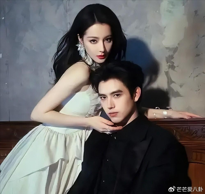 《恋情瓜再升级!狗仔曝迪丽热巴陈飞宇要见家长,陈红夫妻态度难猜》配图 18 《恋情瓜再升级!狗仔曝迪丽热巴陈飞宇要见家长,陈红夫妻态度难猜》配图 18