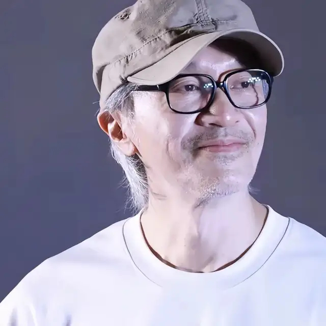 《64岁学会请客吃饭，周星驰用七天时间补上了迟到三十年的课》配图 7