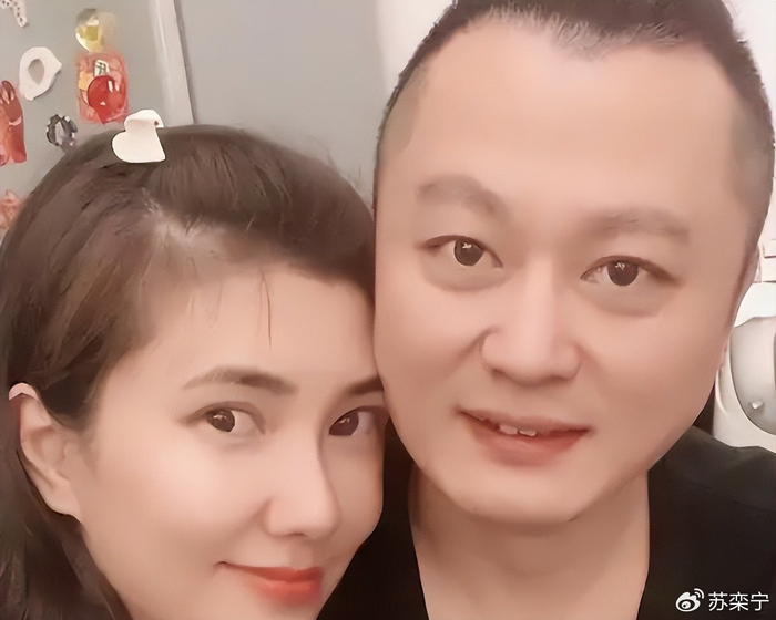 《当年她因败坏印小天而走红,得以嫁给大导演,多年过去现状如何?》配图 2 《当年她因败坏印小天而走红,得以嫁给大导演,多年过去现状如何?》配图 2