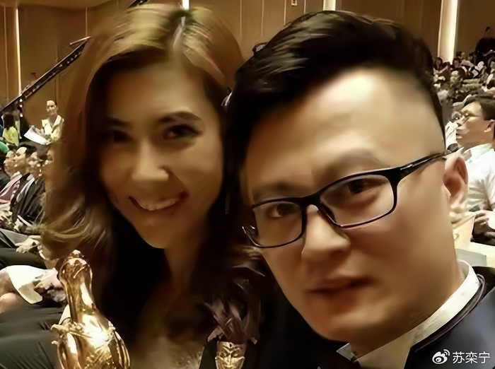 《当年她因败坏印小天而走红,得以嫁给大导演,多年过去现状如何?》配图 15 《当年她因败坏印小天而走红,得以嫁给大导演,多年过去现状如何?》配图 15