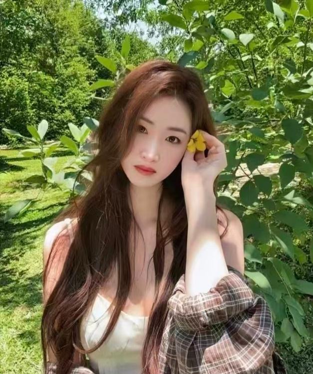 《气质中大美女推荐》配图 1