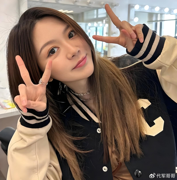 《32岁曾乐彤近况曝光!告别与游学修的青涩恋情,嫁给音乐人很幸福》配图 4 《32岁曾乐彤近况曝光!告别与游学修的青涩恋情,嫁给音乐人很幸福》配图 4