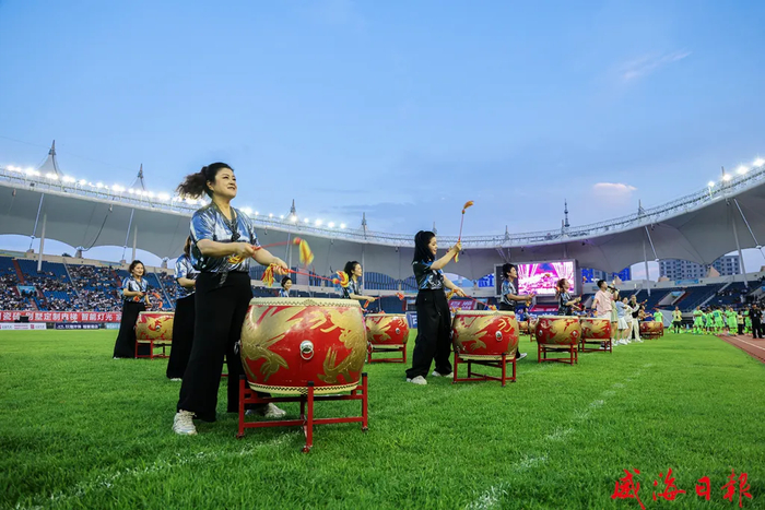 《参观刘公岛、打卡至海港湾……香港明星足球队化身威海文旅“推荐官”》配图 11 《参观刘公岛、打卡至海港湾……香港明星足球队化身威海文旅“推荐官”》配图 11