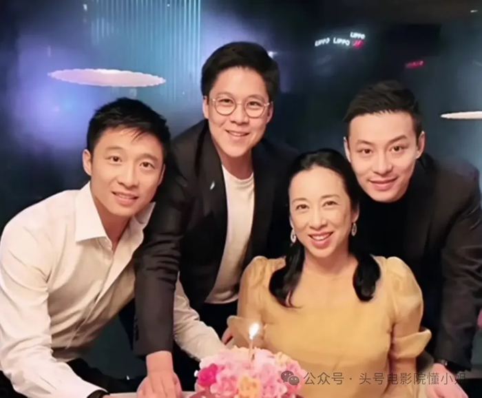 《2026香港小姐选出,无人在意!霍启刚拒当评委,早已不是豪门的菜》配图 12 《2026香港小姐选出,无人在意!霍启刚拒当评委,早已不是豪门的菜》配图 12